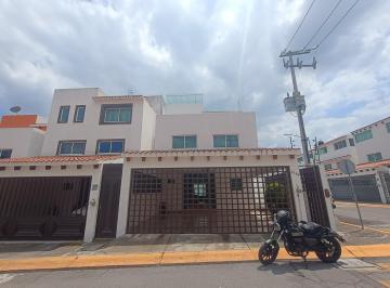 Casa · 160m² · 3 Recámaras · 2 Estacionamientos · Casa en Venta en Metepec, Bonanza.