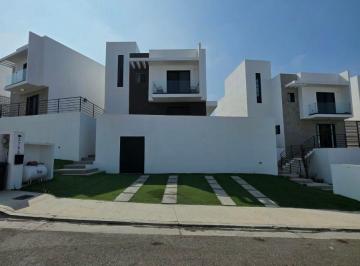 Casa de 3 habitaciones, Tijuana · Venta de Casa con Acabdos de Lujo | Residencial San Marino