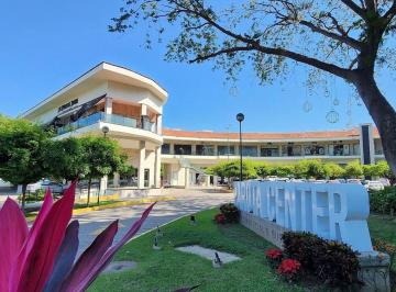 Local en centro comercial · 270m² · 1 Estacionamiento · Local en Renta en Jardines de Las Gaviotas