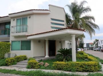 Casa de 3 habitaciones, Tlajomulco de Zúñiga · Amplia y Hermosa Casa en Coto Sevilla Nueva Galicia
