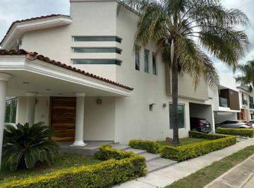 Casa de 3 habitaciones, Tlajomulco de Zúñiga · Amplia y Hermosa Casa en Coto Sevilla Nueva Galicia