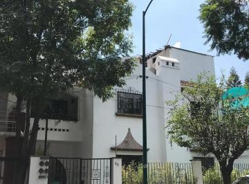 Oficina · 150m² · 3 Recámaras · 1 Estacionamiento · Extraordinaria Casa en Cerrada! Como Nueva