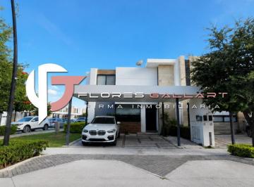Casa en condominio · 171m² · 3 Recámaras · 2 Estacionamientos · Casa en Renta en Fracc. Muralia Al Norte de La Ciudad de Aguascalientes