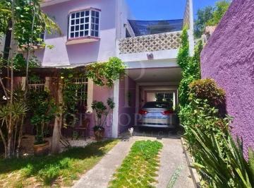 Casa · 300m² · 6 Recámaras · 2 Estacionamientos · Casa en Venta, Calle Trasatlantico, Puerto Morelos, Q. Roo.