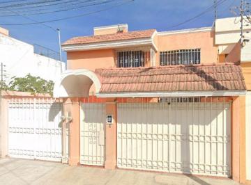 Casa de 3 habitaciones, Tehuacán · Casa en Venta en Saarrealco, Jardines de Tehuacan, Puebla.