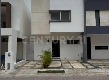 Casa · 160m² · 3 Recámaras · 2 Estacionamientos · Casa en Venta en Residencial Arbolada, Cancún Gl1126