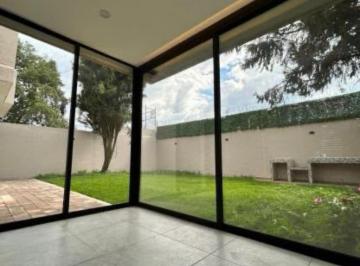 Casa · 250m² · 3 Recámaras · 4 Estacionamientos · Casa - Chiluca