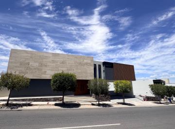 Casa de 4 habitaciones, San Luis Potosí · Residencia en Venta en Club de Golf La Loma