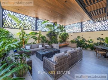 Casa · 738m² · 4 Recámaras · 3 Estacionamientos · Casa en Venta en La Herradura, Campo de Golf, Monterrey, Nuevo León.