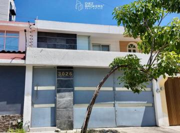 Casa de 3 habitaciones, Guadalajara · Casa en Venta y Renta - Colomos Providencia, Guadalajara.