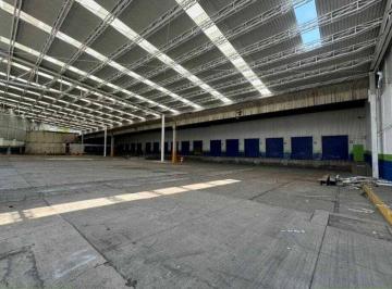 Bodega comercial , Tlalnepantla de Baz · Bodega con Entrada Para Trailer en Renta