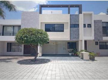 Casa · 90m² · 2 Recámaras · 2 Estacionamientos · Casa Santa Maria Zacatepec, Fraccionamiento Cumbres Puebla