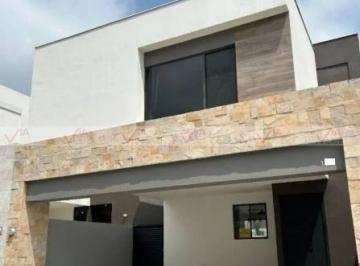 Casa · 200m² · 3 Recámaras · 2 Estacionamientos · - Cr Casa en Renta en Santiago, N. L.