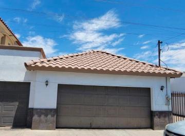 Casa de 4 habitaciones, Mexicali · Se Renta Casa en Privada Los Laureles