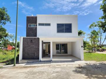 Casa de 3 habitaciones, Coatepec · Casa en Venta en Coatepec, Veracruz | 3 Recámaras, 1 en Planta Baja | Fraccionamiento Privado.