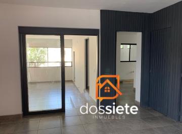 Casa · 247m² · 2 Estacionamientos · Casa en Venta Recien Remodelada