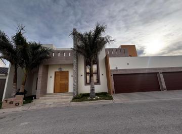 Casa · 600m² · 5 Recámaras · 5 Estacionamientos · Casa Residencial en Hacienda del Rosario, Torreon, Coah.
