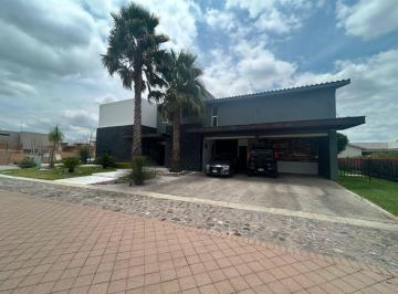 Casa en condominio de 4 habitaciones, Querétaro · Residencia de Lujo en Venta o Renta en El Campanario, Querétaro - A. E.
