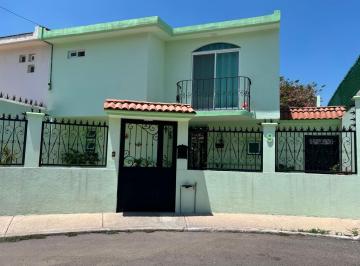 Casa de 4 habitaciones, Corregidora · Casa Pueblito