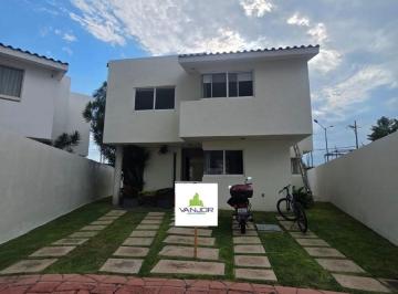 Casa de 3 habitaciones, Saltillo · Casa en Venta en Residencial Piamonte Zona Ibero con 3 Recamaras