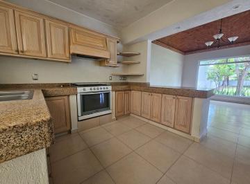 Casa de 4 habitaciones, Tequisquiapan · Casa en Venta en Club de Golf Tequisquiapan