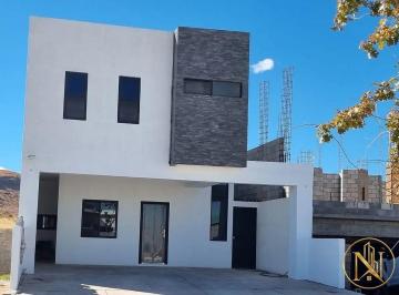 809835f7b66b26272bde817ffb607db555dc32bc6f0cb9d8e35df4de713a5d53 · Casa en Venta en Zona Norte Fraccionamiento Tarona