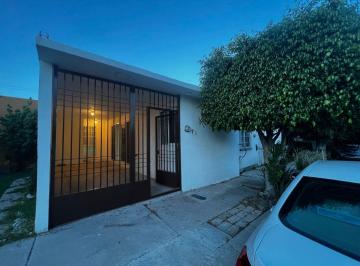 Casa de 3 habitaciones, El Marqués · Rcr Casa en Renta La Pradera