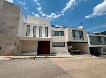 Casa de 3 habitaciones, León · Casa en Venta en Barranca del Refugio | 3 Recámaras + Roof Garden