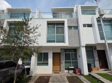 Casa de 3 habitaciones, Zapopan · Casa en Renta en Coto Livorno Fracc. Natura