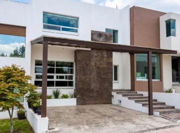 Casa · 200m² · 3 Recámaras · 2 Estacionamientos - Beli Real Estate · Casa en Renta Rincón de La Montaña Altozano