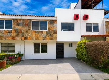 Casa de 3 habitaciones, Cuautlancingo · Casa en Renta Dentro de Fraccionamiento en Cuautlancingo