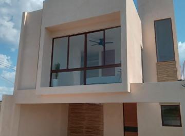 Casa de 3 habitaciones, Chicxulub Pueblo · Townhouse 3 Niveles con Alberca y Rooftop - Playa San Benito Km 24