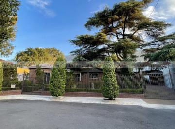 Casa · 600m² · 4 Recámaras · 5 Estacionamientos · Casa en Venta en Hacienda El Rosario