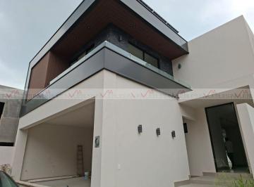 Casa · 386m² · 3 Recámaras · 3 Estacionamientos · Casa en Venta en El Uro Oriente