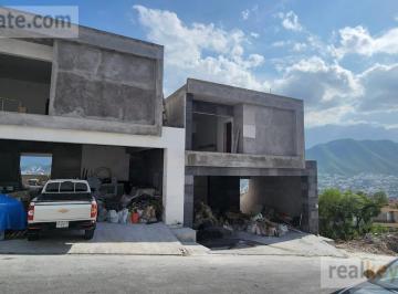 Casa · 175m² · 3 Recámaras · 3 Estacionamientos · Casa en Venta en Vistalta, Monterrey, Nuevo Leon.