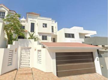 Casa de 6 habitaciones, Culiacán · Venta En, C. Cerrada de San Andres Fracc. Colinas de San Miguel Mun. Culiacan Rosales C. P. 80228