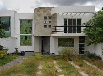 Casa de 3 habitaciones, Querétaro · Casa en Remate Bancario en Cumbres del Lago Juriquilla, Queretaro