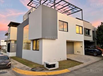 Casa de 3 habitaciones, Zapopan · Casa en Renta Valle Imperial Zapopan Jalisco