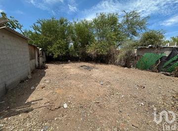Terreno / Lote · 200m² · Terreno en Venta en El Centenario