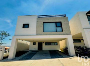 Casa · 154m² · 3 Recámaras · 2 Estacionamientos · Casa en Venta en Privada Exclusiva Apodaca – Ideal Matrimonios Jóvenes $3,649,000