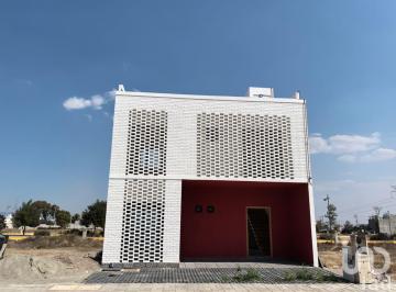 Casa · 168m² · 5 Recámaras · 2 Estacionamientos · Residencia Rosso en Renta