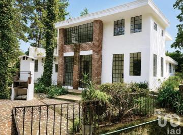 Casa · 170m² · 3 Recámaras · 3 Estacionamientos · Casa Rodeada de Naturaleza en San Bartolo Ameyalco, en Renta