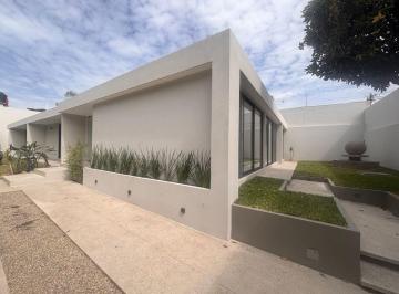 Casa de 4 habitaciones, Cuernavaca · Casa de 568 m² con 4 Recámaras en Venta en Reforma