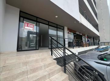 Local comercial · 131m² · 1 Recámara · 6 Estacionamientos · Local en Venta Afuera del Coto La Avellana, Santa Ana Tepetitlán