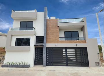 Casa de 4 habitaciones, Xalapa · Nueva, 4 Recamaras Cada Una con Baño, en Fracc Privado en Imperial de Las Animas Zona Monte Magno.