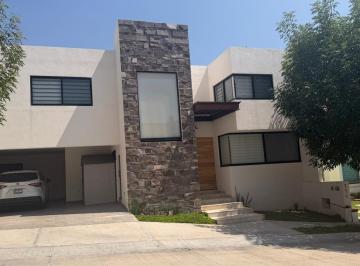 Casa · 330m² · 3 Recámaras · Casa en Venta en Cañada del Refugio León Gto Zona Norte