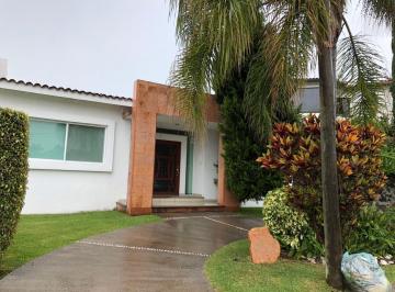 Casa · 433m² · 3 Recámaras · Casa en Fraccionamiento Lomas de Cocoyoc | Completamente Amueblada