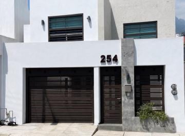 Casa · 206m² · Casa - Cumbres