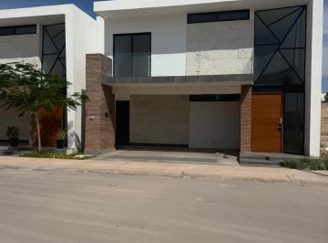 Casa · 200m² · 3 Recámaras · 2 Estacionamientos · Casa en Renta en Cerrda Cordobeza Col Senderos Torreon Coah