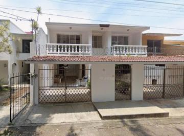 Casa de 4 habitaciones, Xalapa · En El Corazon de Las Animas 4 Recamaras, Cochera Para 3 Autos. Fuentes de Las Animas